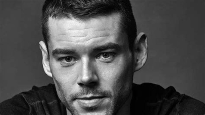 Brian J Smith - Net Worth, Age, Height, Birthday, Bio, Wiki!