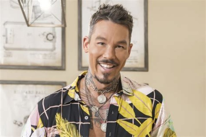 David Bromstad Net Worth, Age, Height, Bio, Birthday, Wiki!
