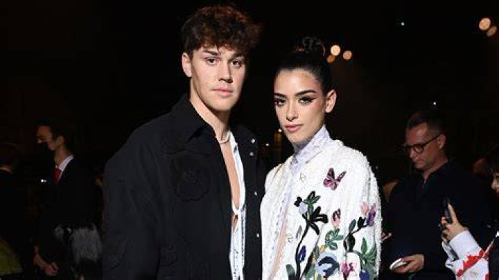 Dixie Cheat On Noah