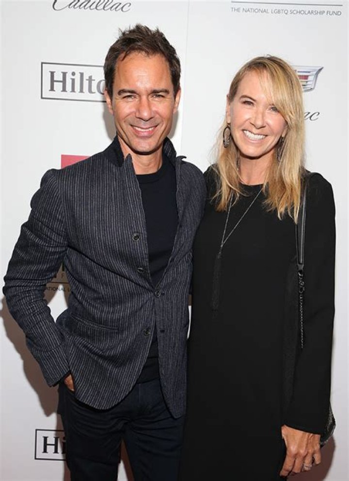 Janet Holden, Eric McCormack's Wife