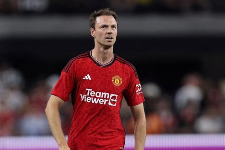Jonny Evans - Net Worth, Age, Height, Birthday, Bio, Wiki!