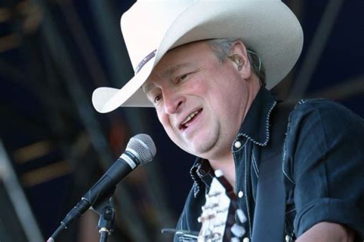 Mark Chesnutt | Bio, Age, Net Worth, Relationship, Career