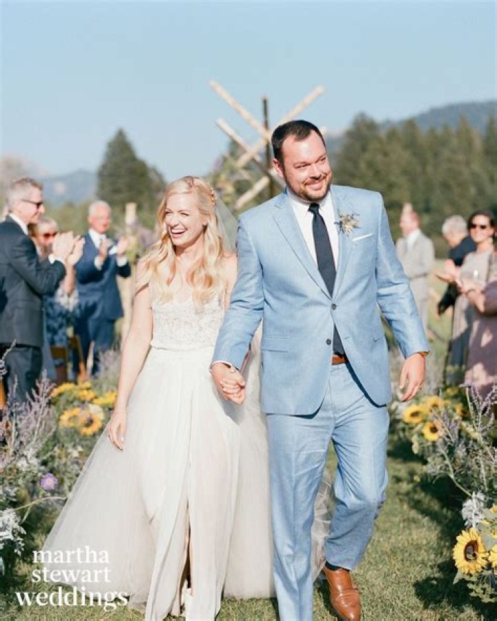 Michael Gladis, Beth Behrs's Husband