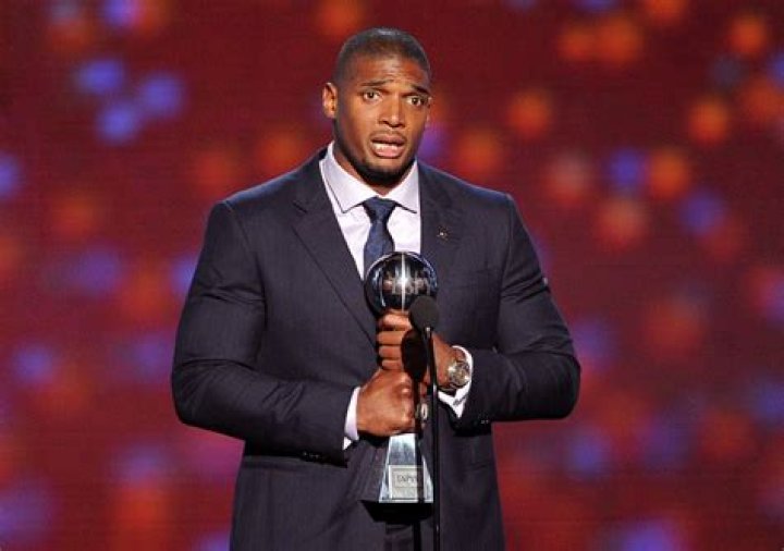 Michael Sam - Net Worth, Age, Height, Birthday, Bio, Wiki!
