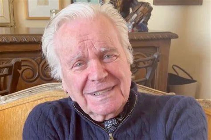 Robert Hines - Net Worth, Age, Height, Birthday, Bio, Wiki!