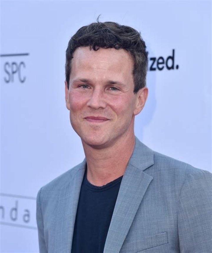 Scott Weinger - Net Worth, Age, Height, Birthday, Bio, Wiki!