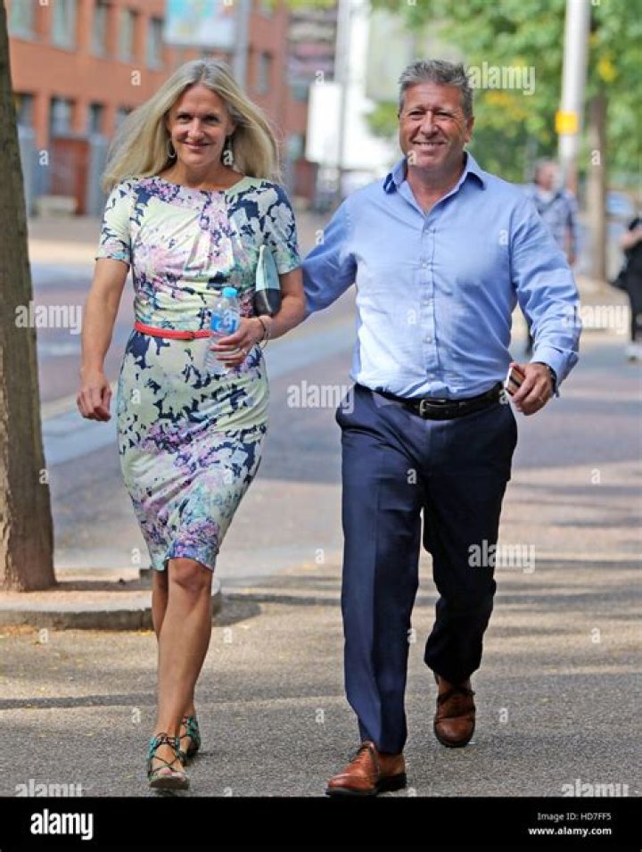 Vicky Fox, Neil Fox's Wife